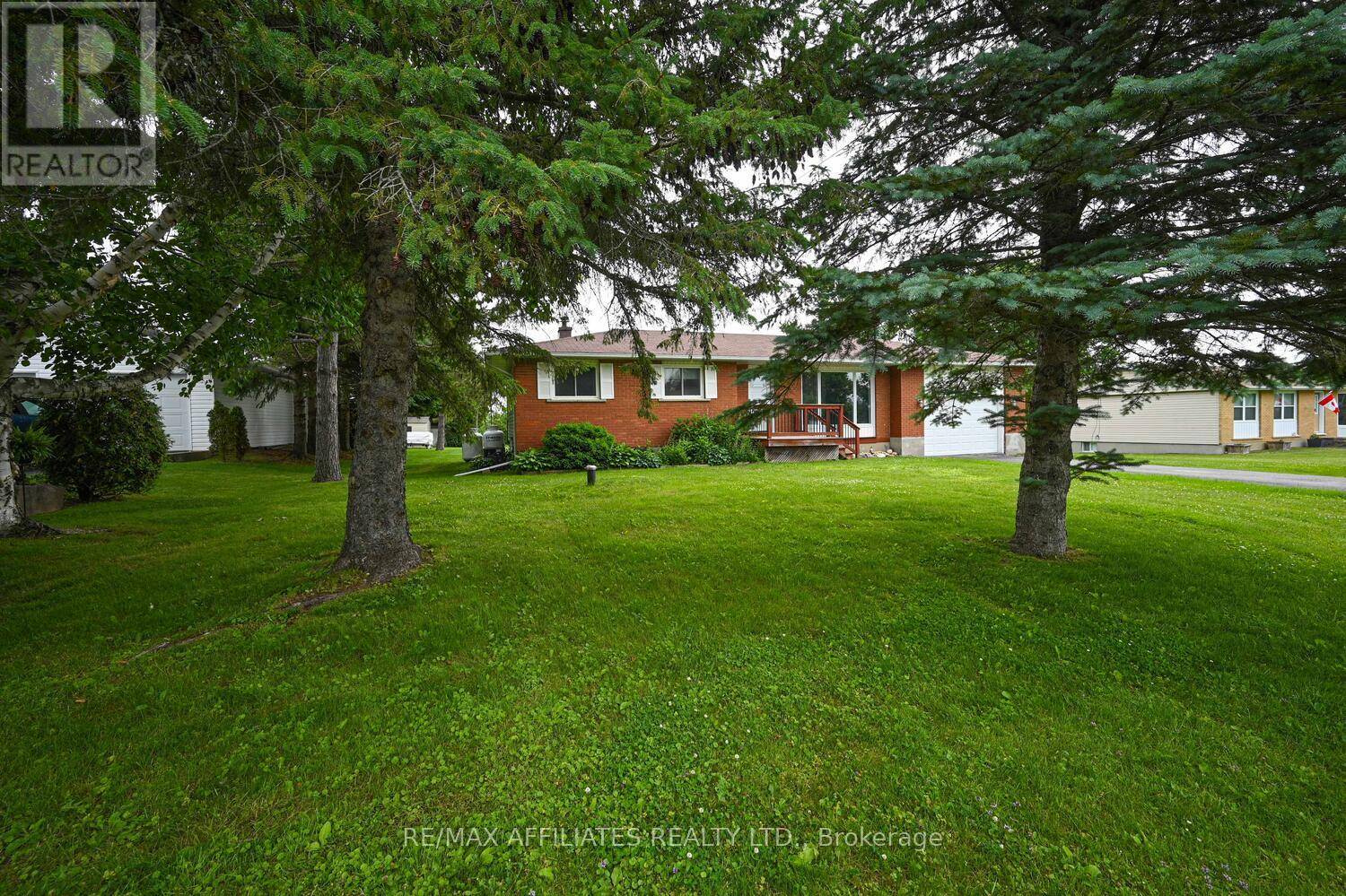 Rideau Lakes, ON K7A5B8,55 POONAMALIE ROAD