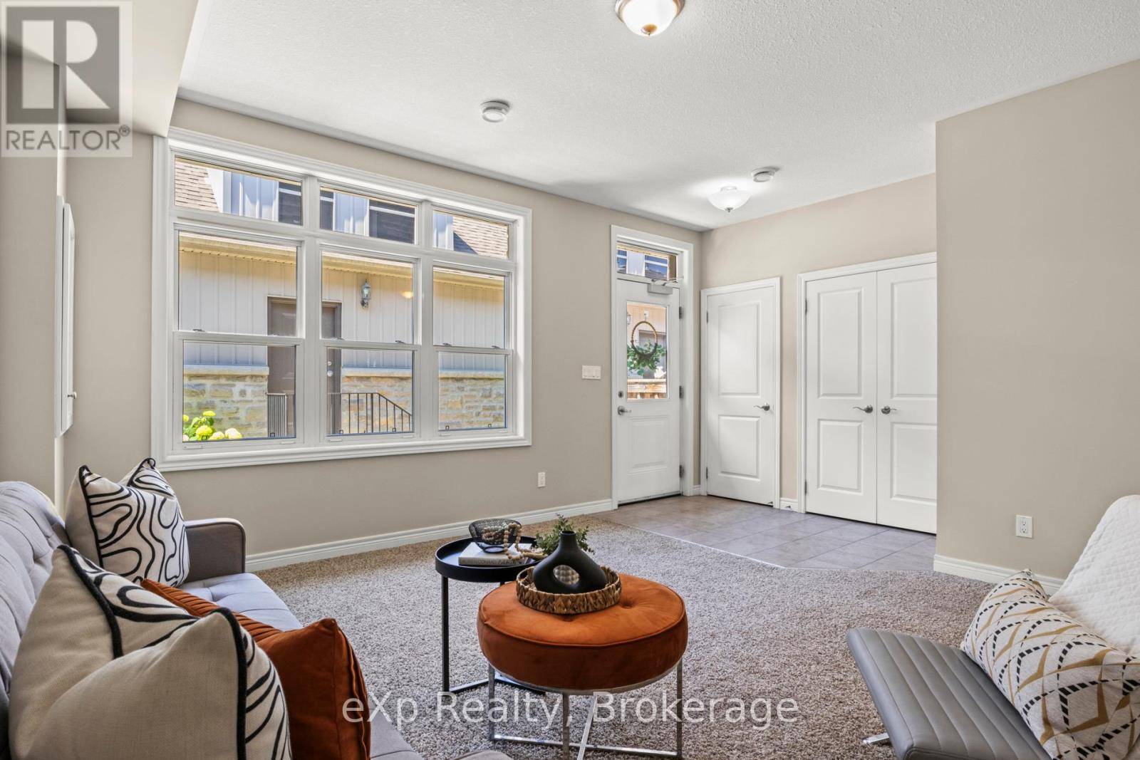 Guelph (downtown), ON N1H0A4,74A CARDIGAN STREET