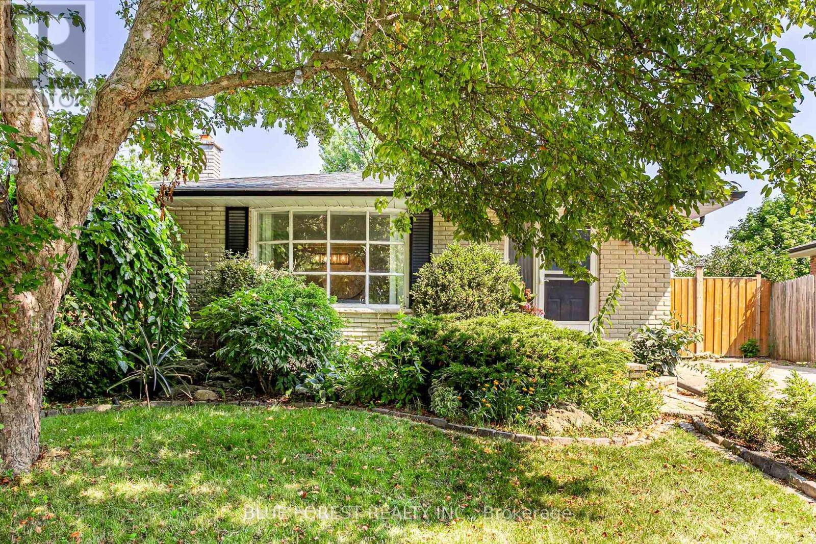 London South (south Y), ON N6E1T6,2 SURREY CRESCENT