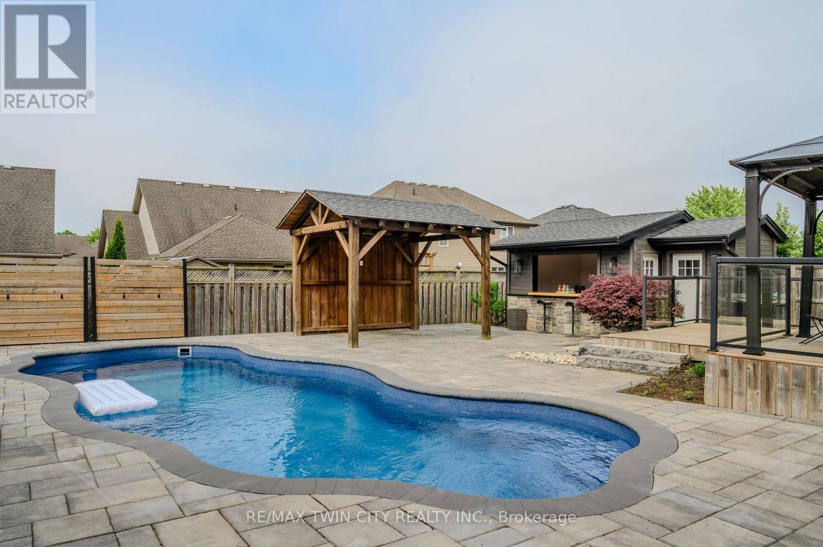 Woodstock (woodstock - North), ON N4T0E8,633 HALIFAX ROAD