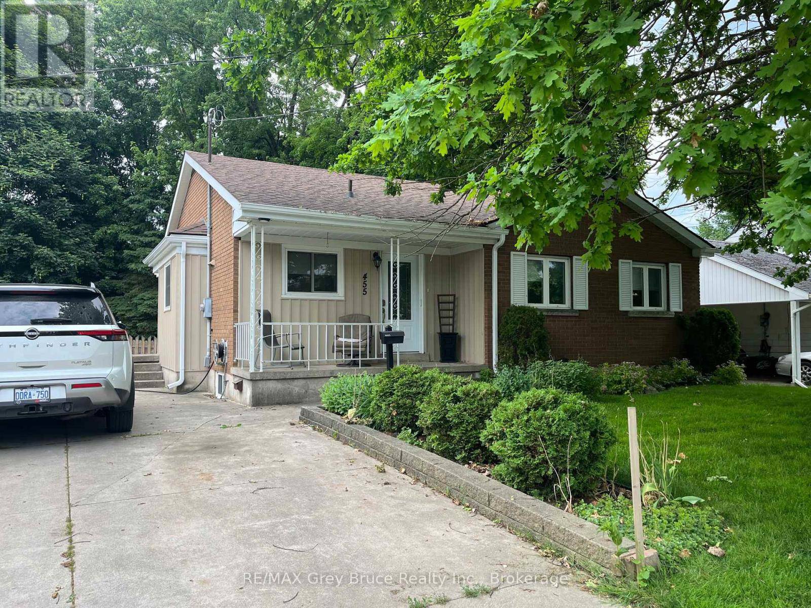 Owen Sound, ON N4K2X2,455 7TH AVENUE E