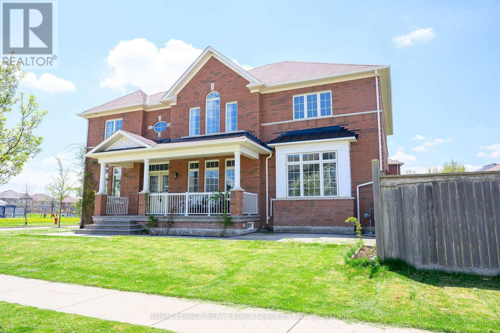 Hamilton (waterdown), ON L0R2H7,123 ATTRIDGE CRESCENT