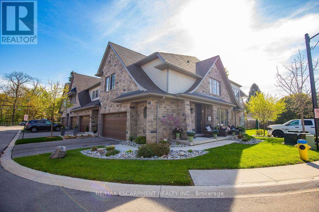 Grimsby (grimsby East), ON L3M1N6,107 MAIN ST East #4