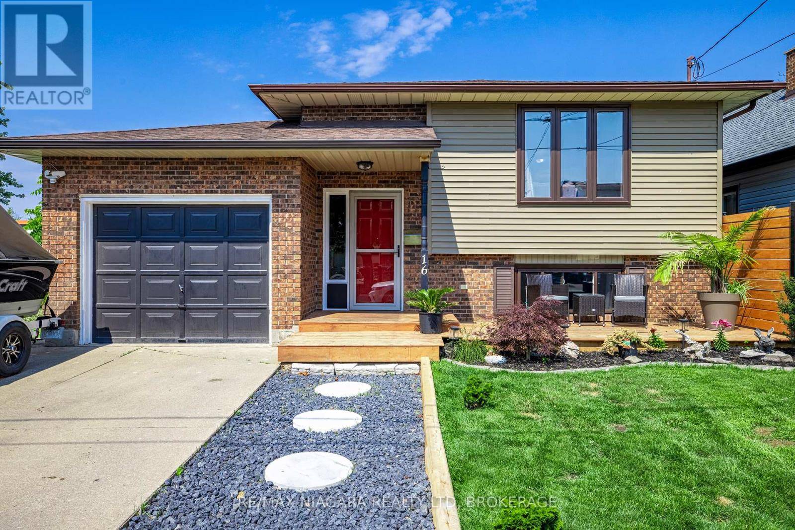 Welland (lincoln/crowland), ON L3B2H5,16 HARRIET STREET