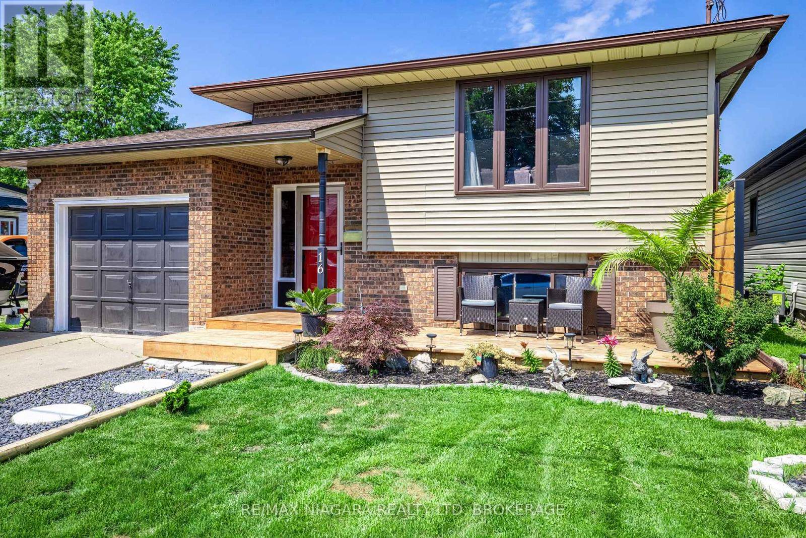 Welland (lincoln/crowland), ON L3B2H5,16 HARRIET STREET
