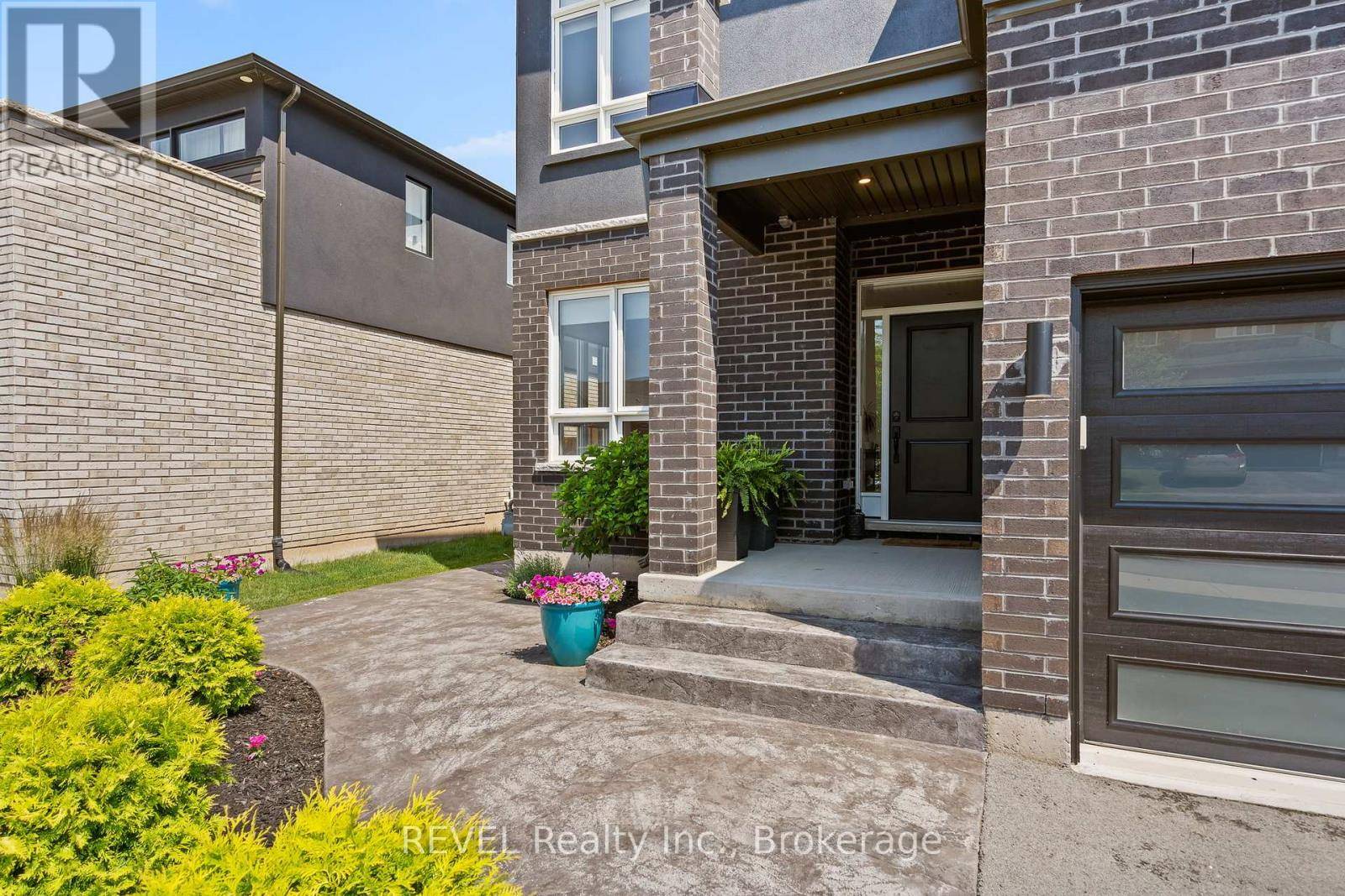 Niagara Falls (ascot), ON L2H3T9,8045 BROOKSIDE DRIVE