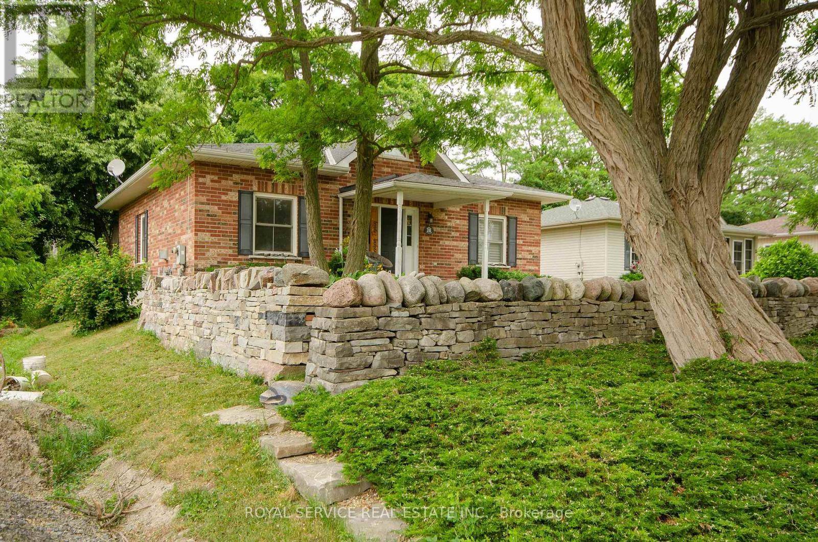 Port Hope, ON L1A2B5,28 CLIFTON ROAD