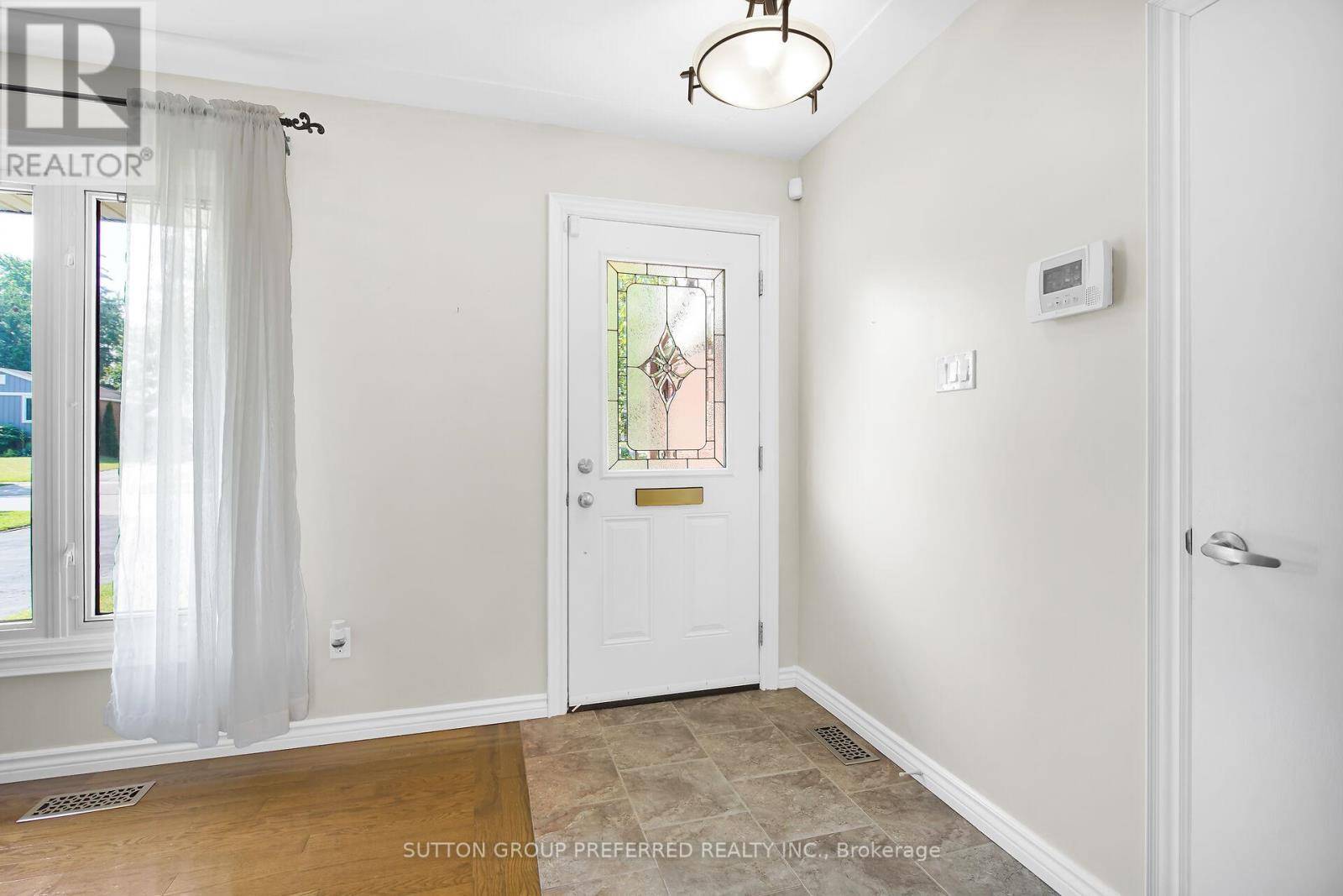 London South (south O), ON N6J1Z6,148 TAVISTOCK ROAD