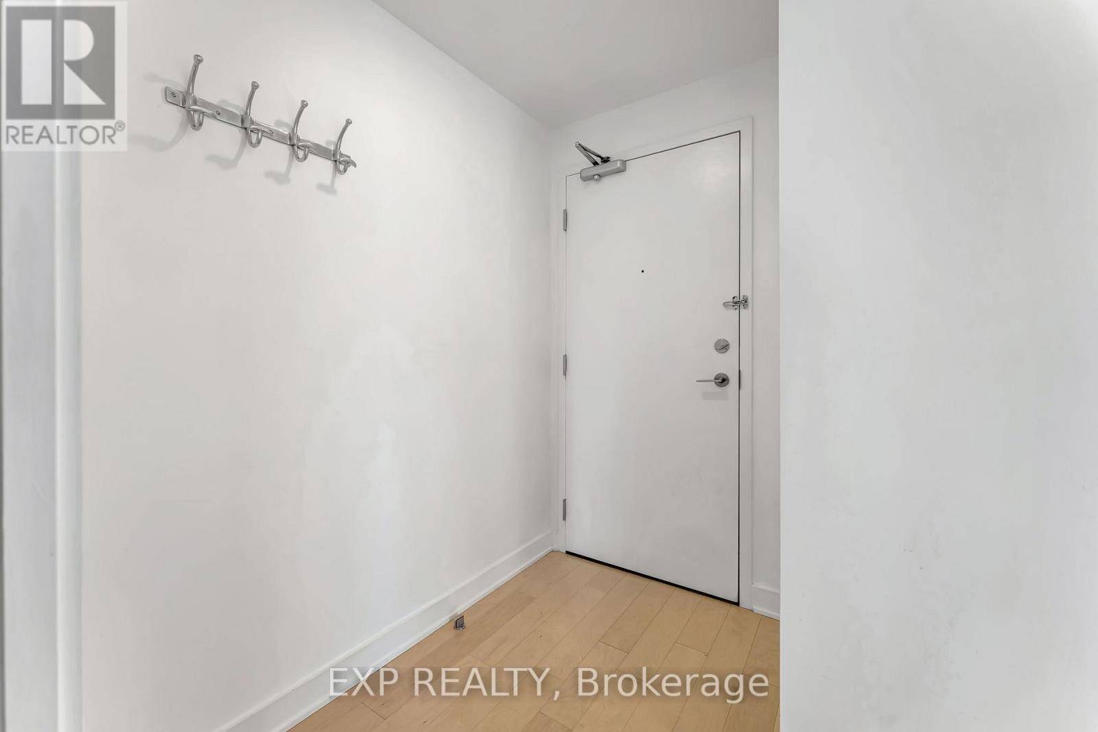 Ottawa, ON K2P1A9,360 Mcleod ST #503