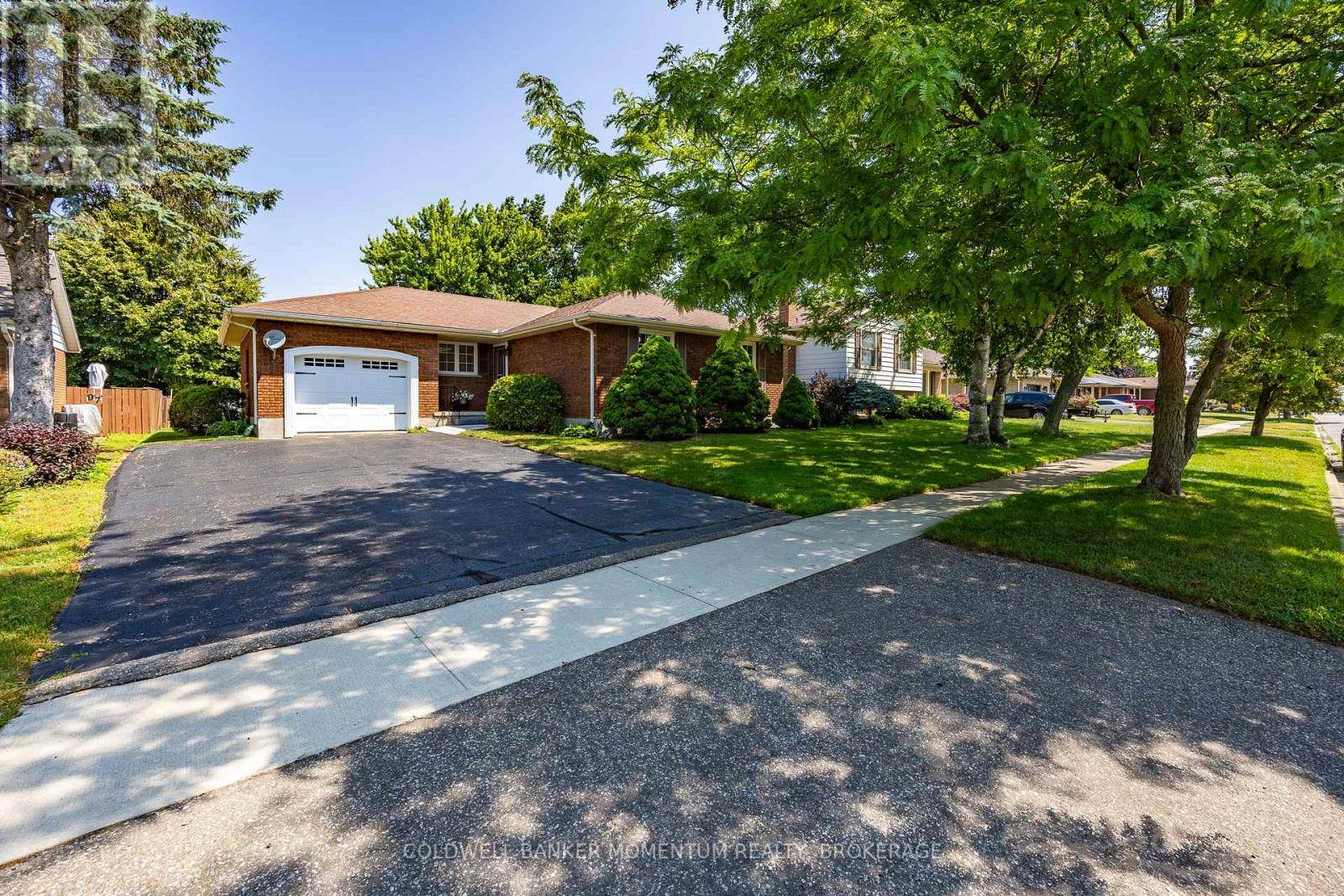 Norfolk (simcoe), ON N3Y4W9,99 LYNNDALE ROAD