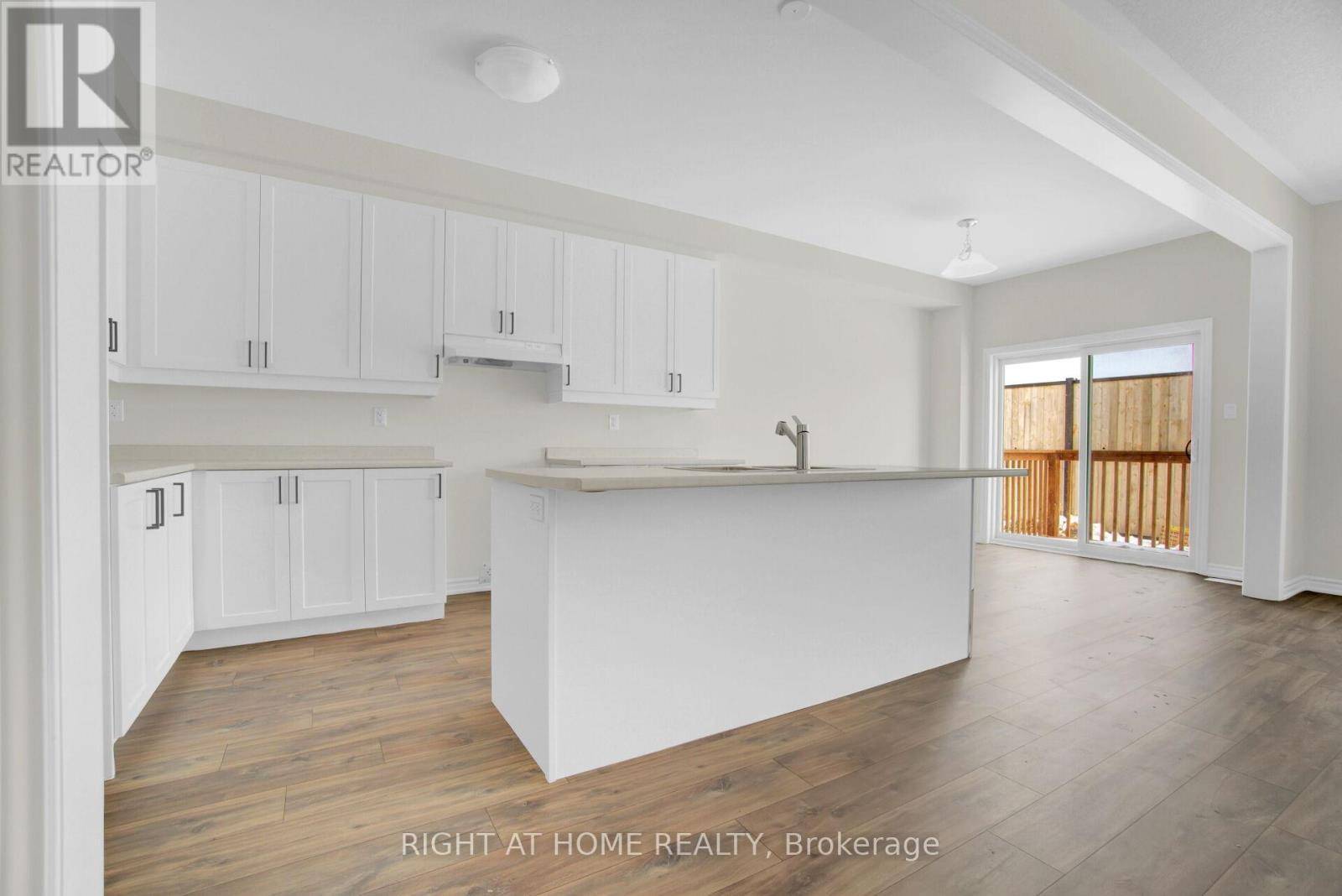 Shelburne, ON L9V3X4,308 STEWART STREET