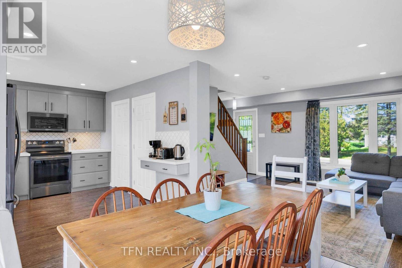 Kawartha Lakes (carden), ON K0M2T0,4 PINEWOOD BOULEVARD