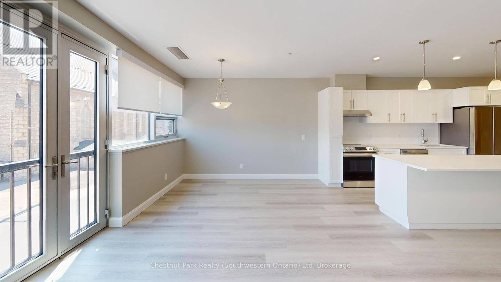 Guelph (downtown), ON N1H2T2,2 QUEBEC ST #201