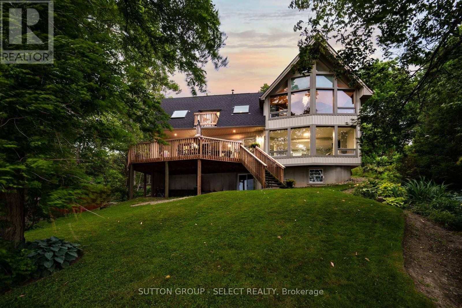 Lambton Shores (forest), ON N0N1J7,5284 CLIFF ROAD