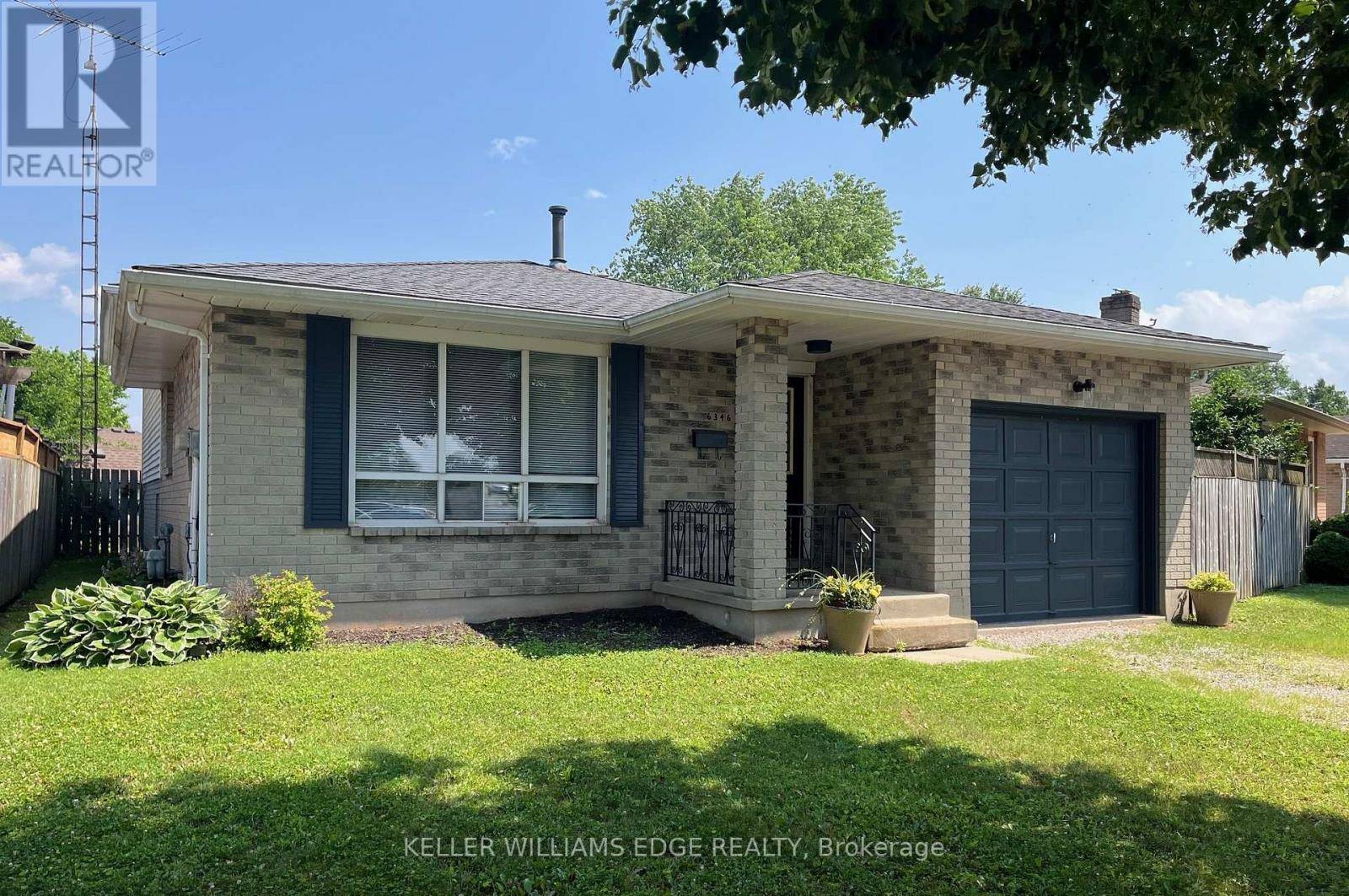 Niagara Falls (west Wood), ON L2H2K7,6346 CHARNWOOD AVENUE