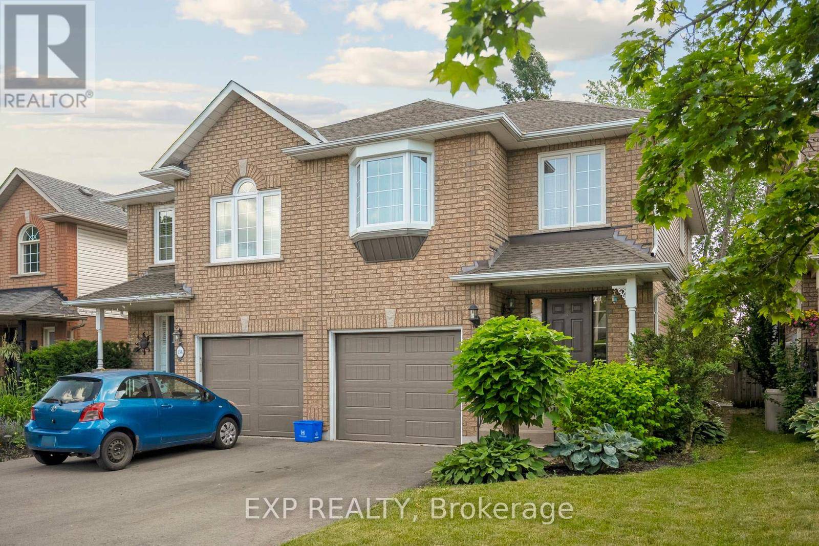 Hamilton (waterdown), ON L0R2H6,132 HARNESWORTH CRESCENT