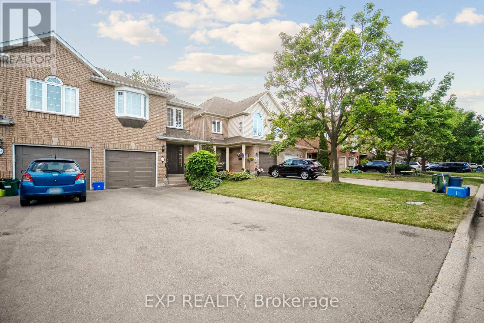 Hamilton (waterdown), ON L0R2H6,132 HARNESWORTH CRESCENT