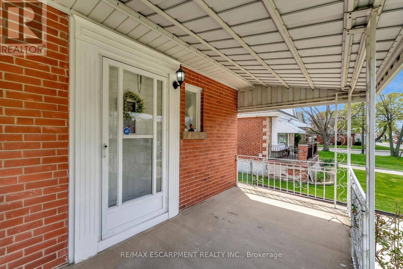 Hamilton (sunninghill), ON L8T3A2,131 EAST 42ND STREET
