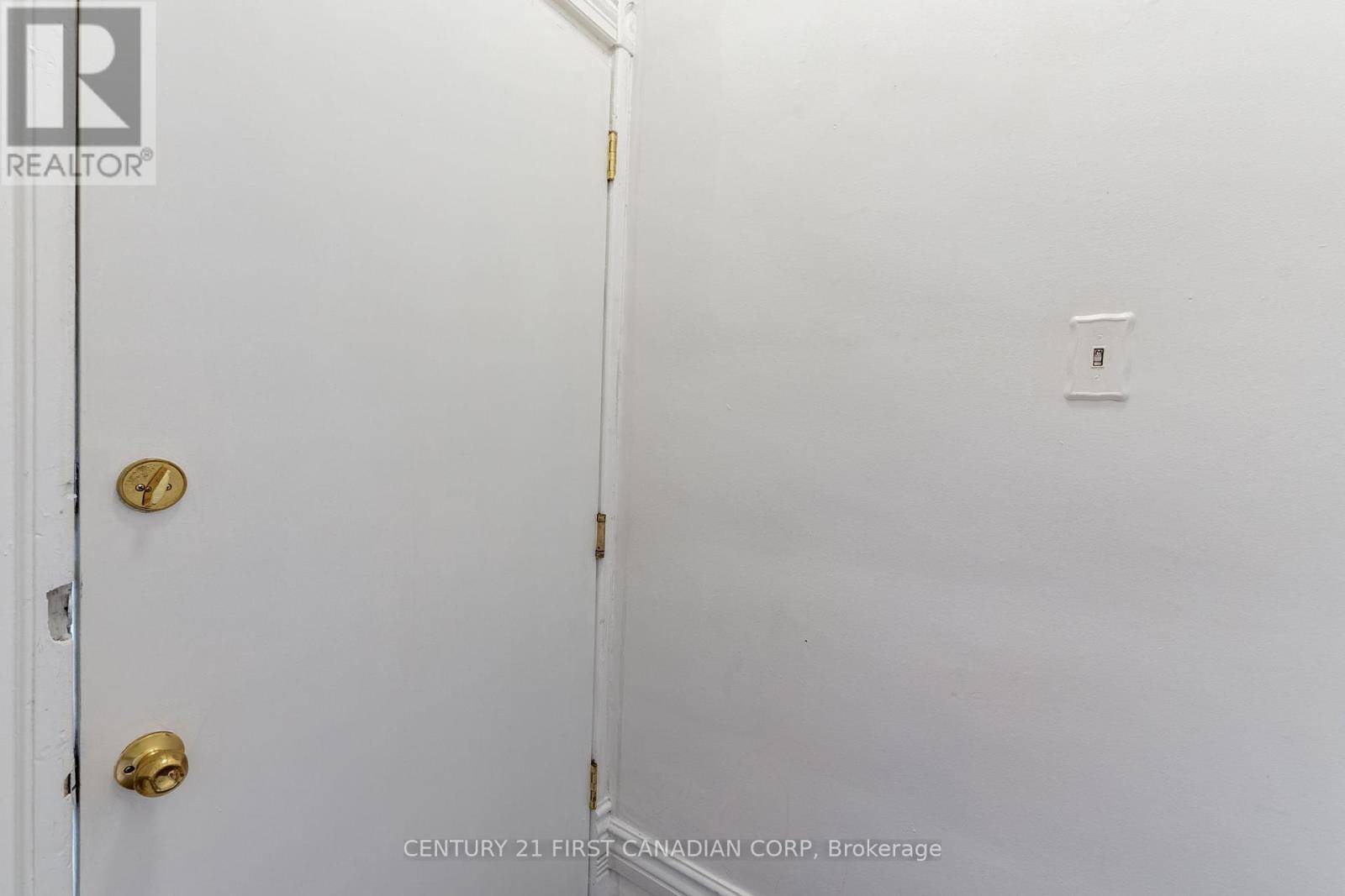 London East (east F), ON N6B2P9,578 WATERLOO STREET