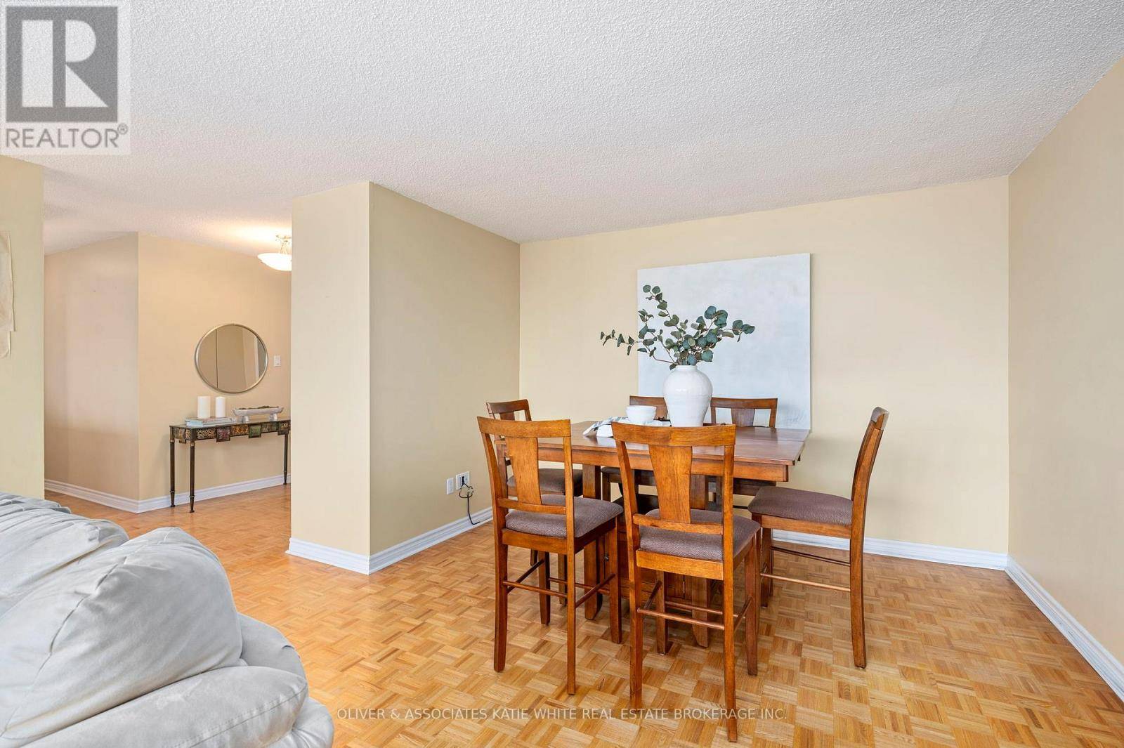 London East (east K), ON N6B3L6,380 King ST #1507