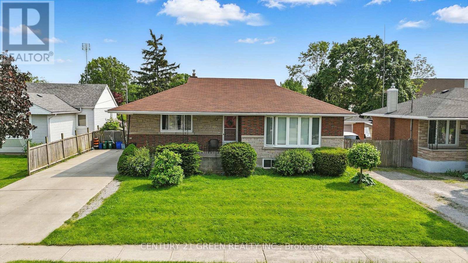 St. Catharines (secord Woods), ON L2P1X3,42 BLOOMFIELD AVENUE