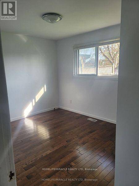 Niagara Falls (morrison), ON L2E5P5,7150 MAYWOOD STREET