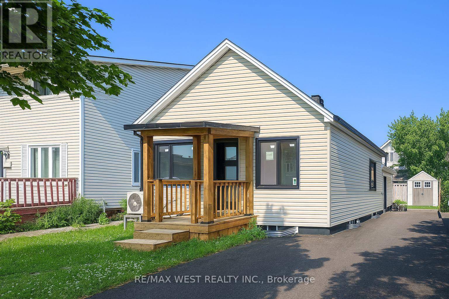 St. Catharines, ON L2M5N6,28 CONCORD AVENUE