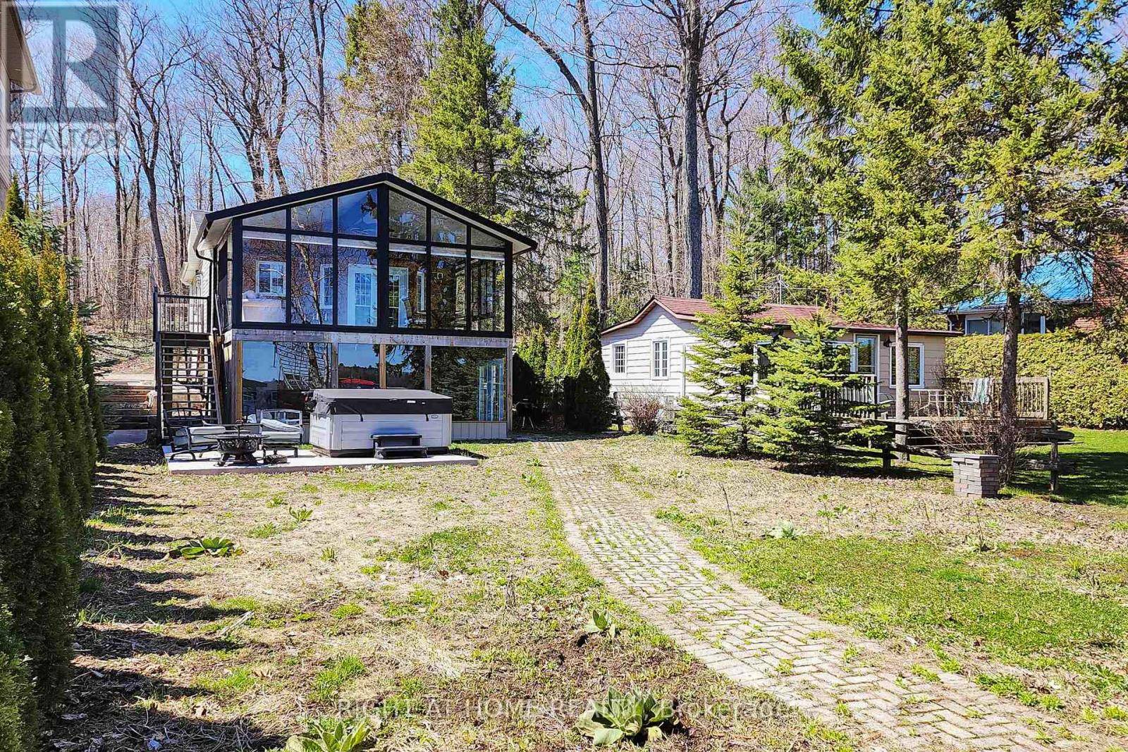 Kawartha Lakes (bobcaygeon), ON K0M1A0,36 HILLS ROAD