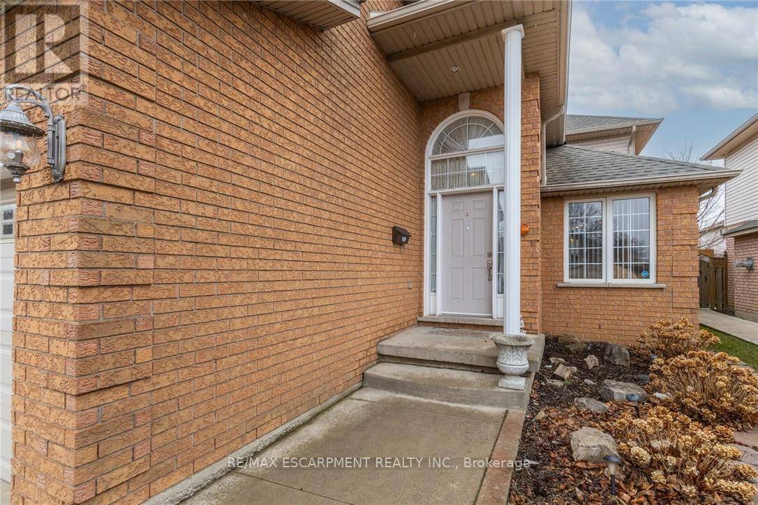 Hamilton (stoney Creek), ON L8J3R3,42 HILLGARDEN DRIVE