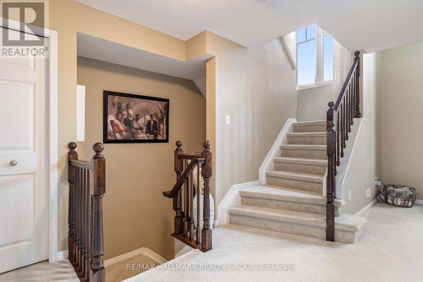 Ottawa, ON K1W0G3,327 GALSTON PRIVATE