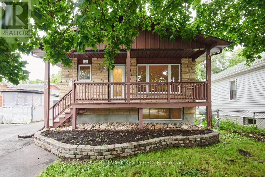 Ottawa, ON K1L5H1,79 JOLLIET AVE #A