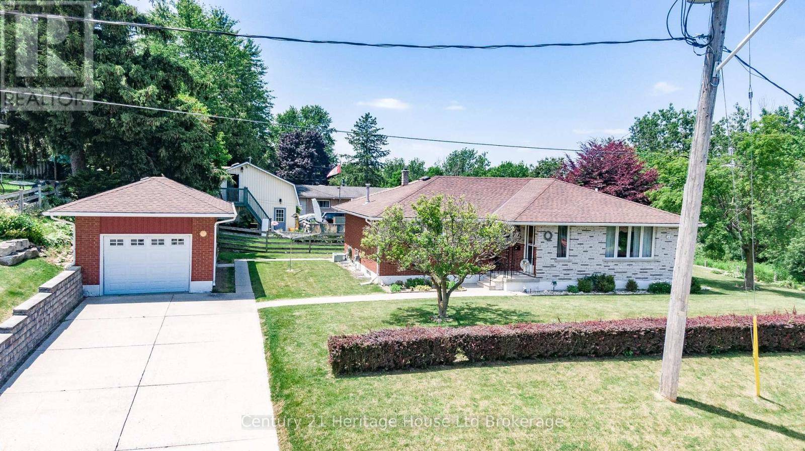 Woodstock (woodstock - North), ON N4S6Y4,559 LEE AVENUE