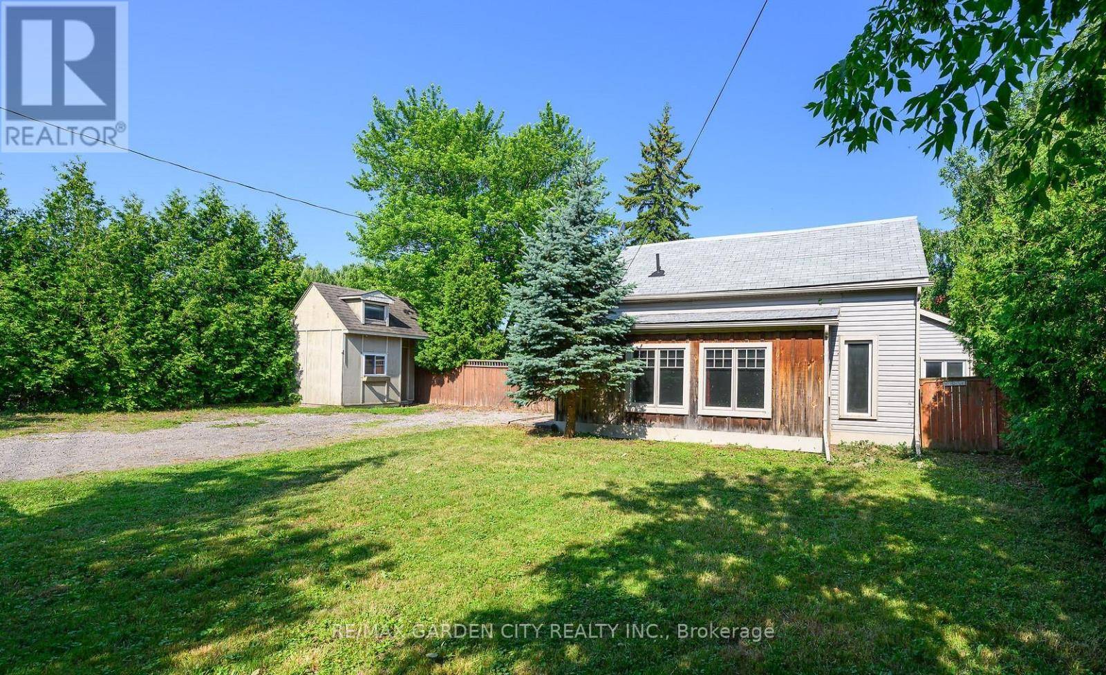 Grimsby (grimsby Escarpment), ON L3M4E7,126 MOUNTAIN ROAD