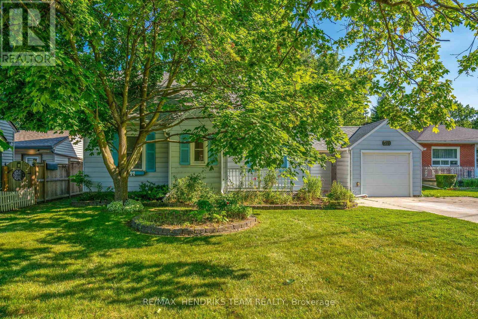 St. Catharines (vine/linwell), ON L2N1T2,311 LINWELL ROAD