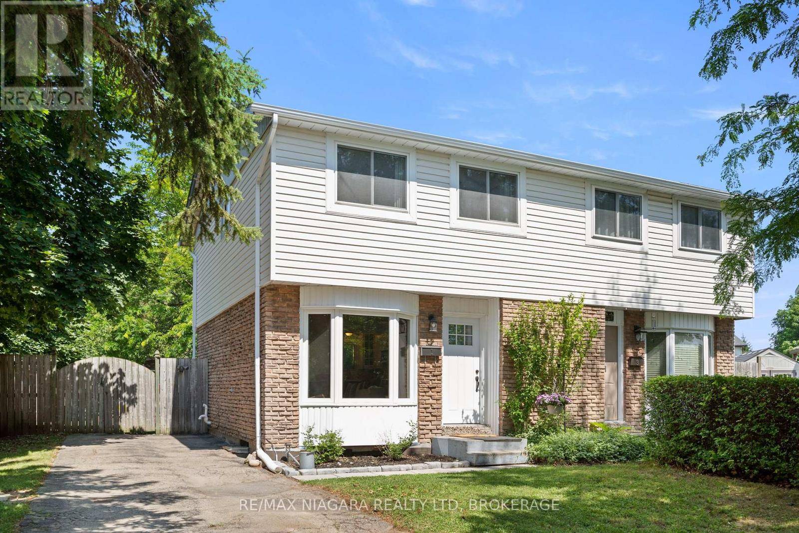 St. Catharines (lakeport), ON L2N6R2,1 BARDADYN COURT
