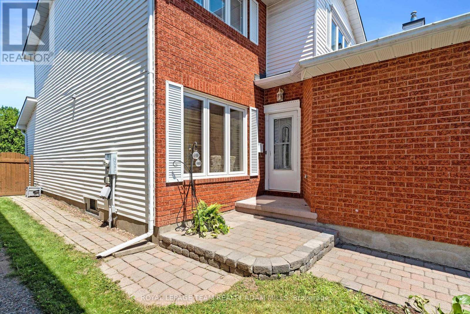 Ottawa, ON K4A3H5,607 TOURELLE DRIVE