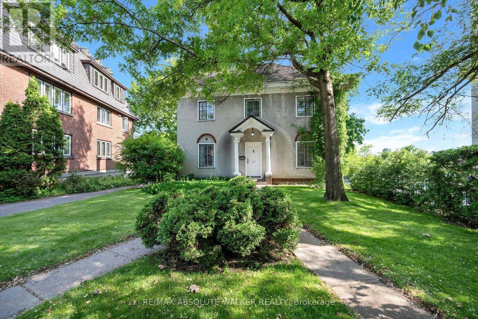 Ottawa, ON K1M0Z2,210 RIDEAU TERRACE