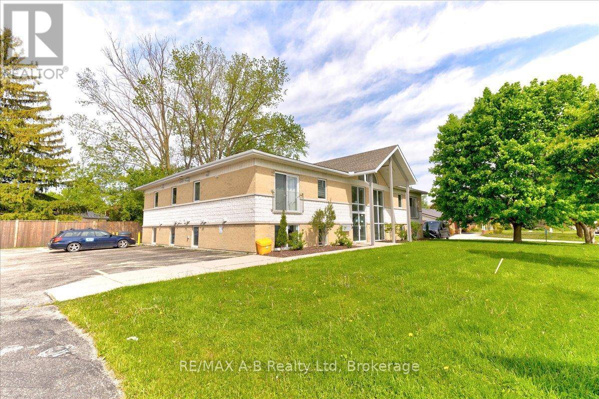 Stratford, ON N5A7T8,100 GORDON ST #204