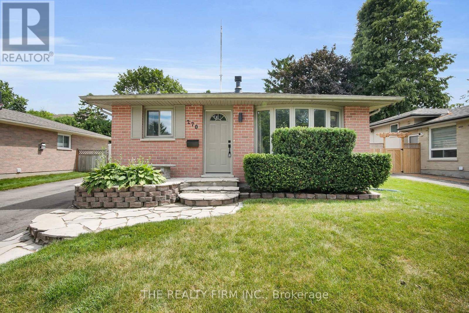 London South (south O), ON N6J4E3,270 HIGHVIEW CRESCENT