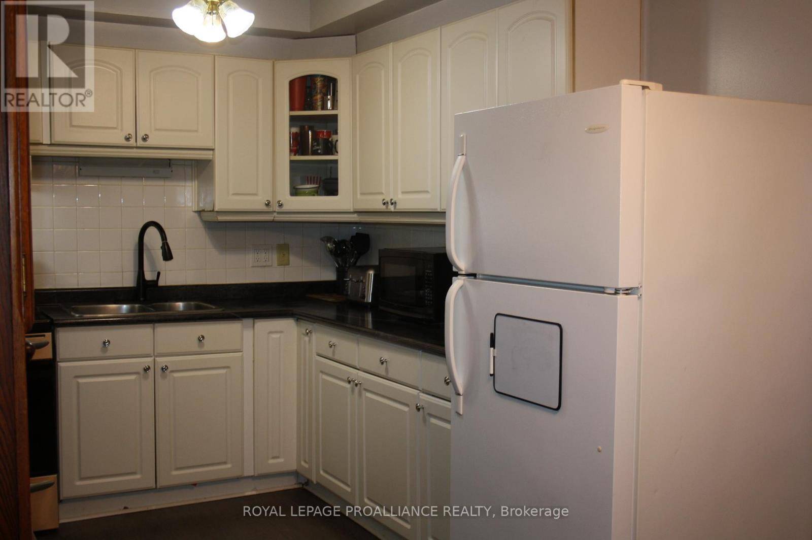 Belleville (belleville Ward), ON K8P4R4,25 Tracey Park DR #75