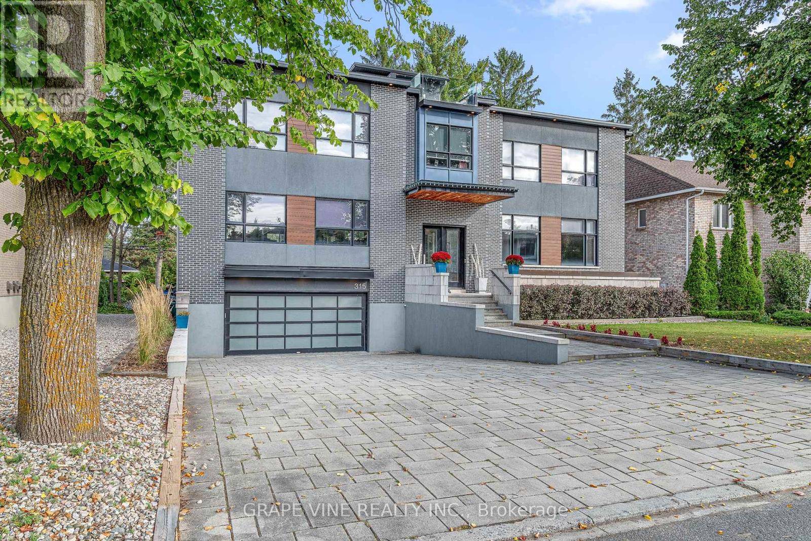 Ottawa, ON K1H5G4,315 CRESTVIEW ROAD