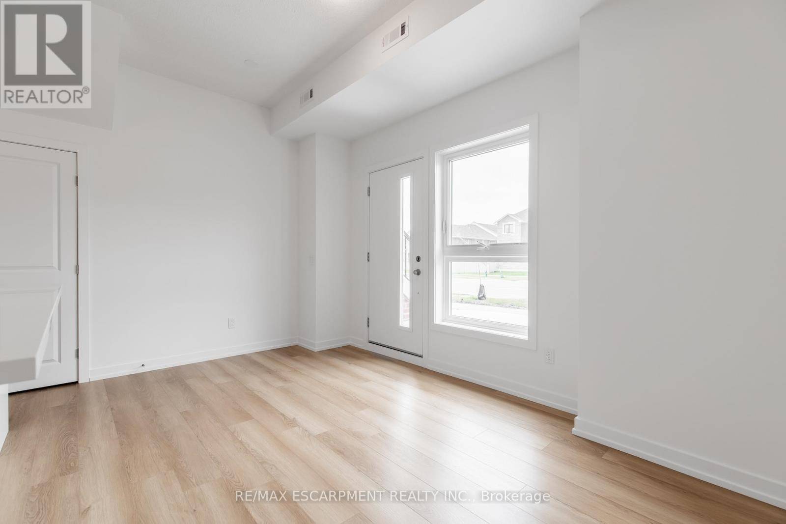 Hamilton (waterdown), ON L0R2H7,249 BURKE STREET