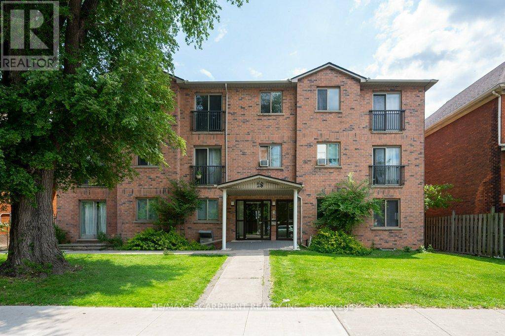 Hamilton (landsdale), ON L8L5E1,28 Victoria AVE #102