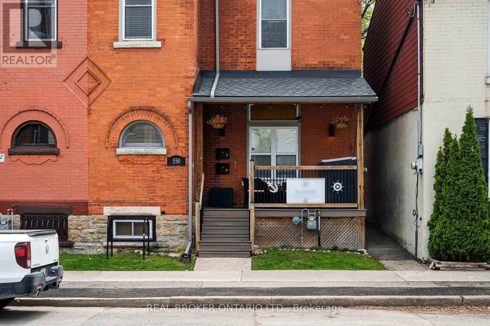 Hamilton (north End), ON L8L1J5,550 JAMES STREET N