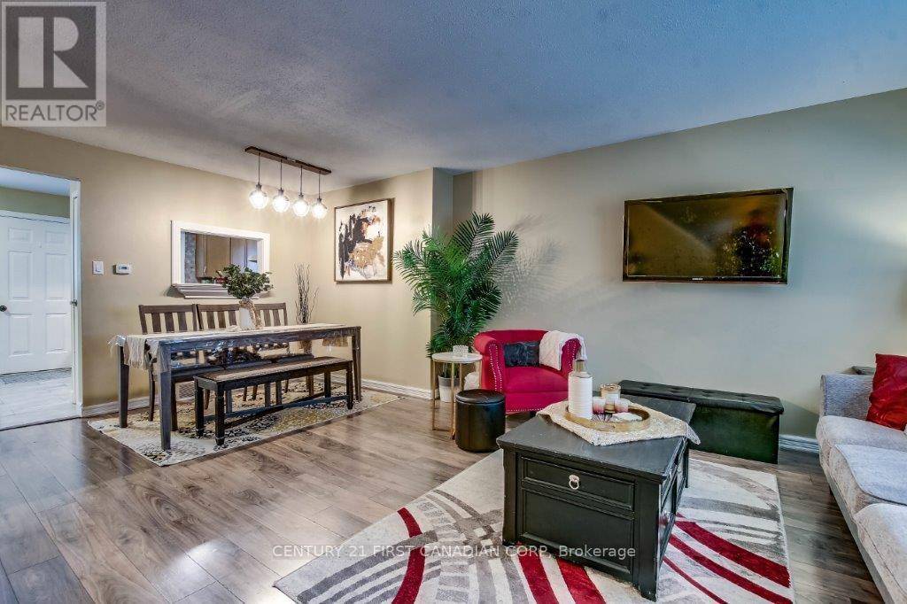 London South (south X), ON N6E1L2,700 Exeter RD #32