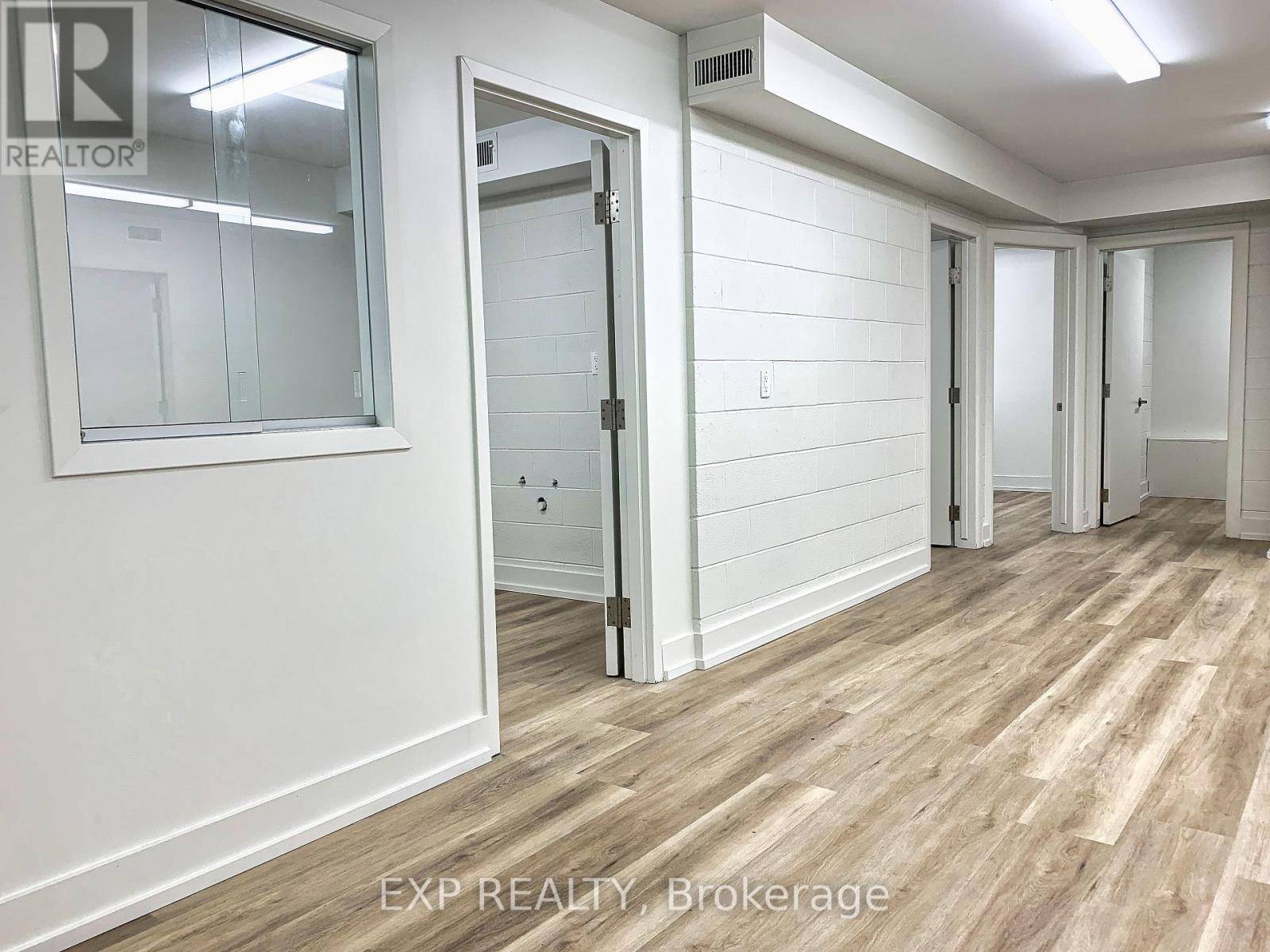 Welland (lincoln/crowland), ON L3B3E1,165 Plymouth RD #2