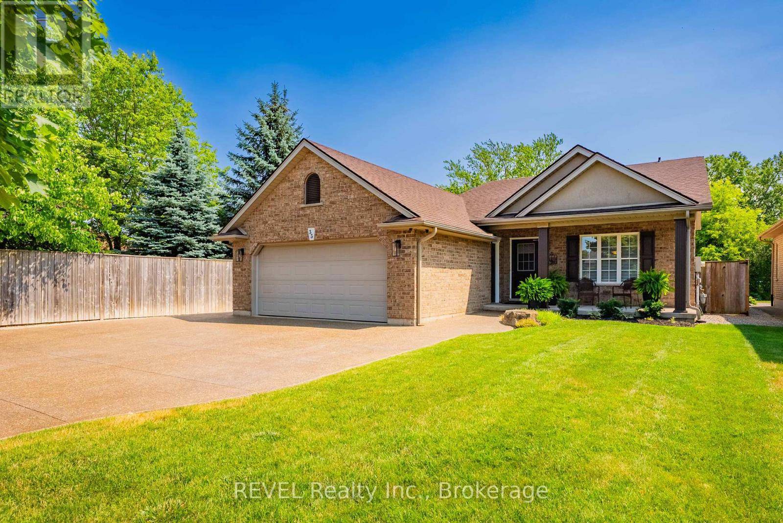 Welland (n. Welland), ON L3C7L6,35 HUNTER DRIVE