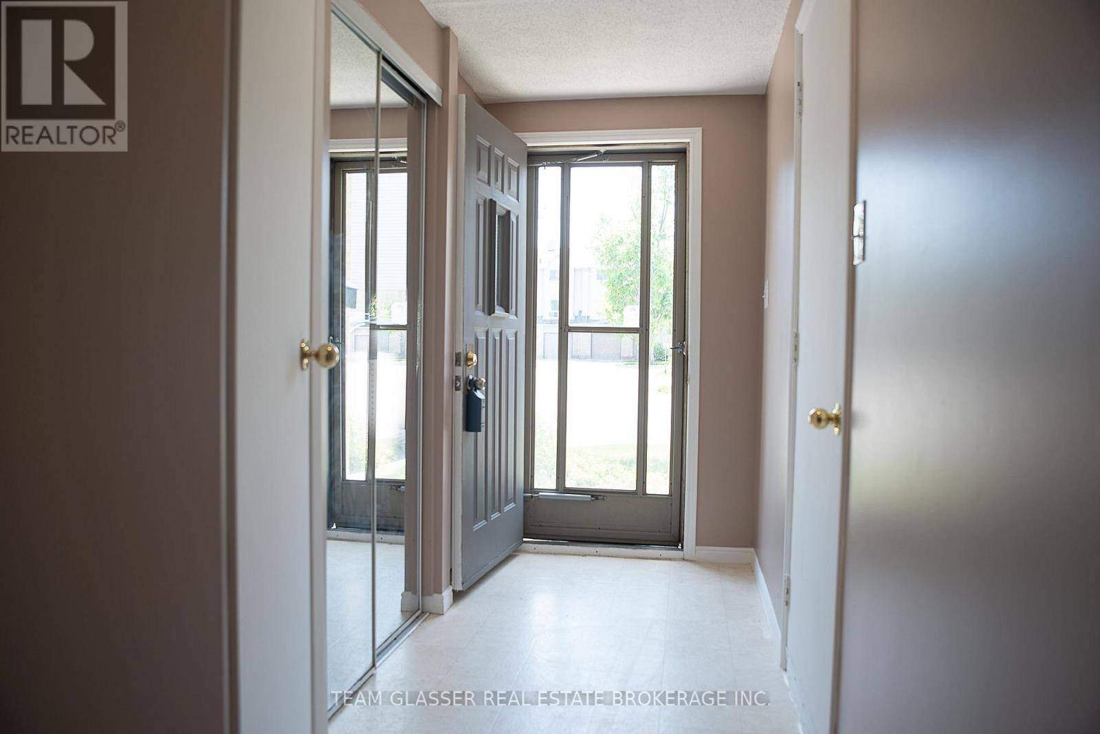 London East (east N), ON N5V4N5,1990 Wavell ST #63