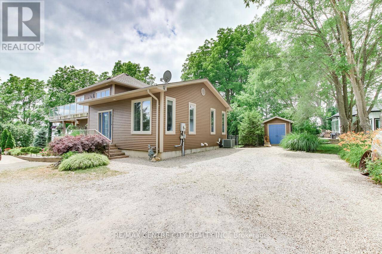 Central Elgin (port Stanley), ON N5L1A2,136 BRAYSIDE STREET