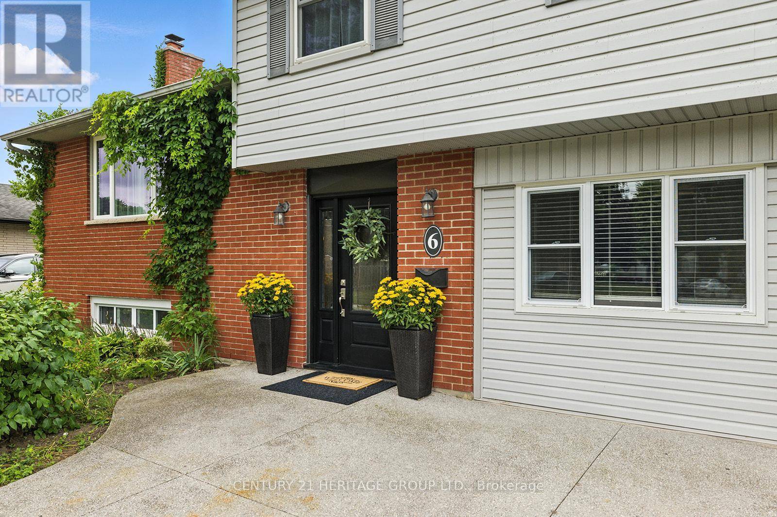 St. Thomas, ON N5P3X4,6 PINEHURST PLACE